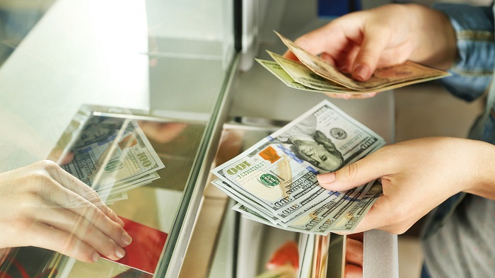 Khi đổi tiền ở trong nước trước khi đi nước ngoài, bạn còn được giảm mức thuế và có giá cả hợp lý hơn