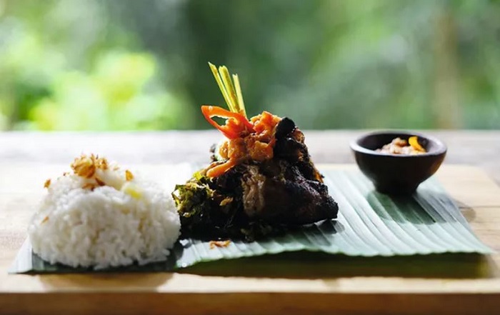 Ẩm thực truyền thống của Bali là sự kết hợp của nhiều loại gia vị đặc biệt khiến bạn bùng nổ vị giác