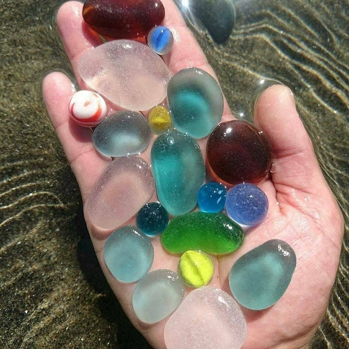 bãi biển sắc màu