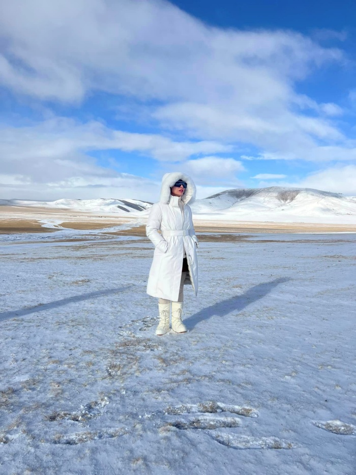 Ca sĩ Uyên Linh du lịch Mông Cổ