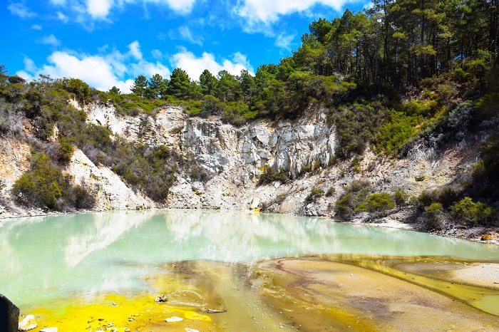 phòng tắm của quỷ ở New Zealand