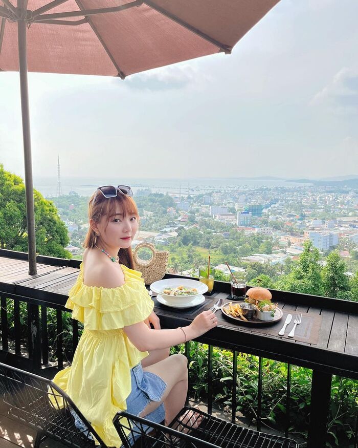 Say lòng với khoảnh khắc hoàng hôn lãng mạn nơi đảo ngọc tại 5 quán bar view đẹp ở Phú Quốc