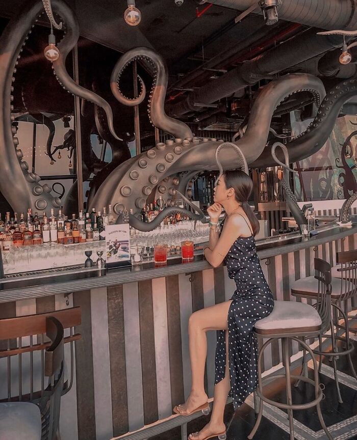 Say lòng với khoảnh khắc hoàng hôn lãng mạn nơi đảo ngọc tại 5 quán bar view đẹp ở Phú Quốc