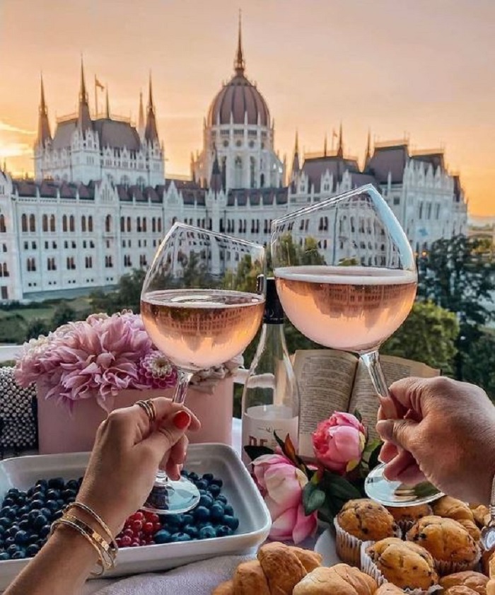 Quy tắc trên bàn ăn