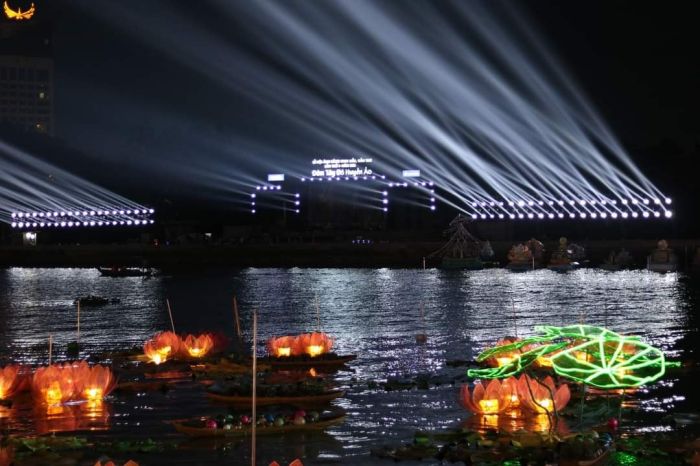 lễ hội ánh sáng Đêm hội hoa đăng Ninh Kiều