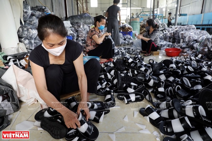 Thế mạnh của làng nghề giầy da Phú Xuyên là dòng công sở có độ bền cao, giá thành từ vài trăm đến tiền triệu