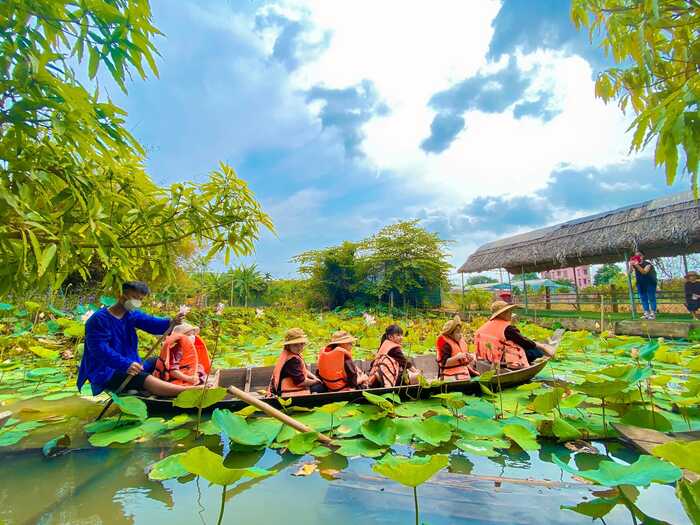 du ngoạn ngắm cảnh tại địa điểm dã ngoại cho trẻ em ở TP. HCM