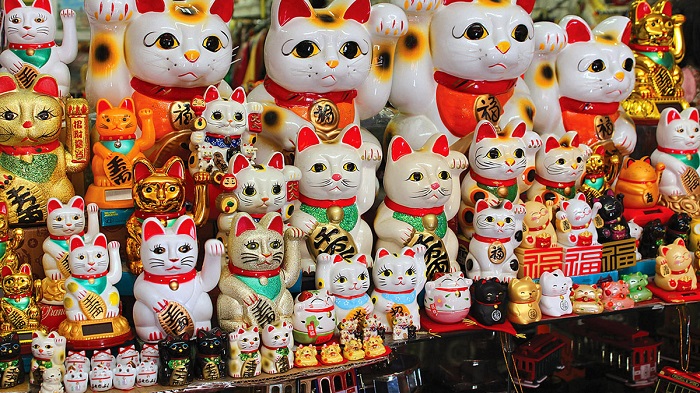 Du lịch Nhật Bản nên mua Mèo may mắn Maneki Neko
