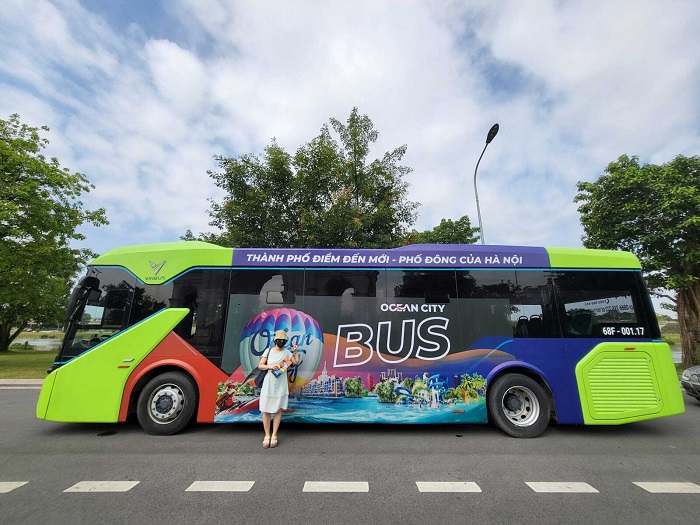 Du khách có thể di chuyển bằng VinBus để tới Mega Grand World Hà Nội