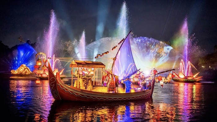 Show diễn The Grand Voyage tại Mega Grand World Hà Nội sử dụng công nghệ âm thanh, ánh sáng hiện đại.