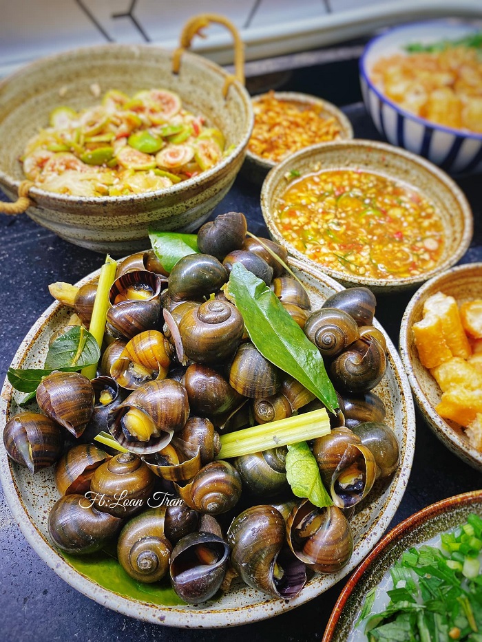 Danh sách món ăn vặt mùa đông Hà Nội không thể thiếu ốc luộc