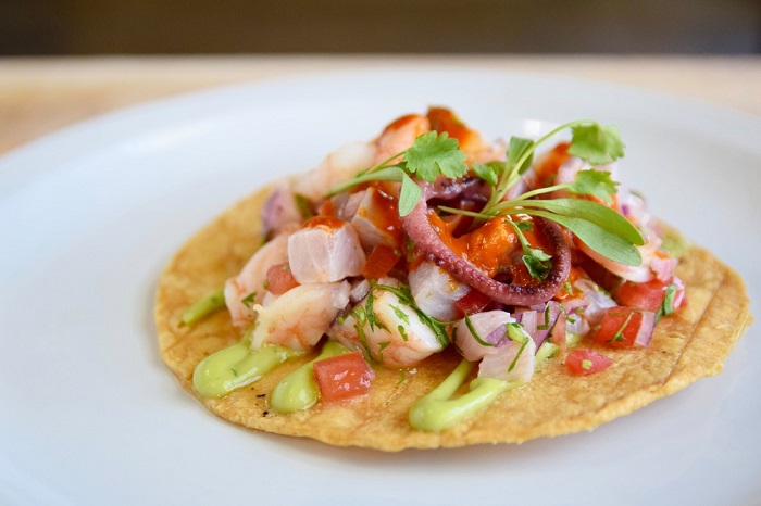 Ghé thăm Holbox, thực khách sẽ có cơ hội thưởng thức hải sản tươi ngon nhất tại một trong những nhà hàng Mexico nổi tiếng LA