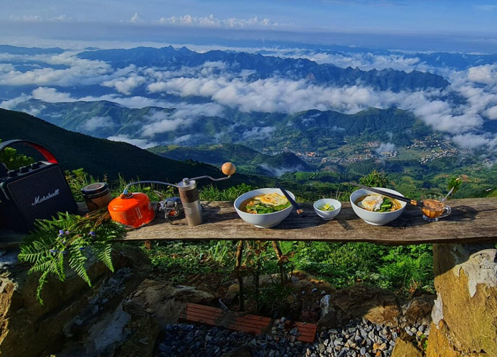 Bữa ăn với view ăn mì triệu đô ở Viêt Nam đẹp như tranh