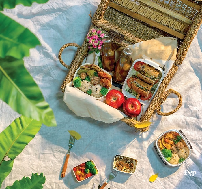 Kinh nghiệm đi chơi rừng phong Chí Linh Hải Dương rằng bạn nên chuẩn bị sẵn thức ăn từ nhà để cắm trại