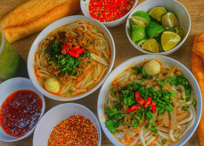 Bánh canh ruộng - Món ăn bạn không nên bỏ qua khi tới khám phá chân cầu Thuận Phước