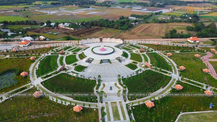 Toàn cảnh di tích Láng Le Bàu Cò