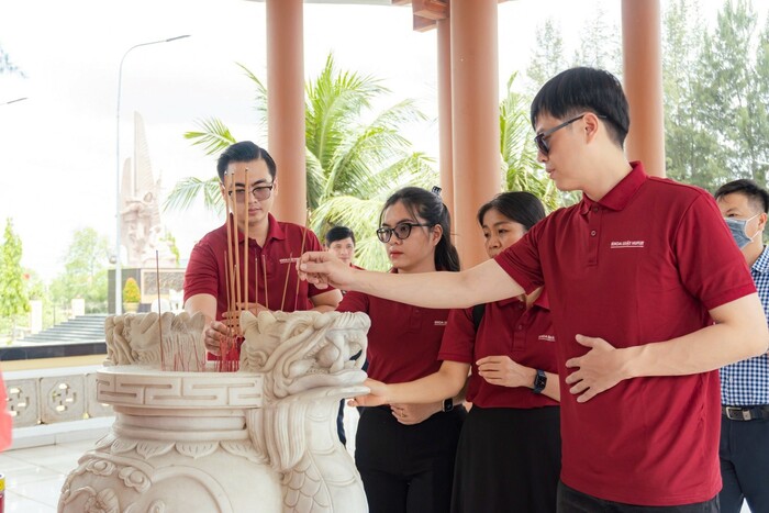 Du khách ghé thăm di tích Láng Le Bàu Cò tại TP HCM