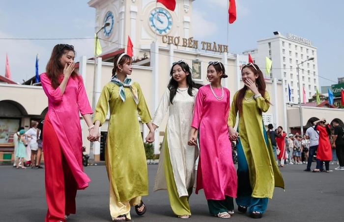Địa điểm ăn chơi dọc tuyến Metro số 1 - Chợ Bến Thành