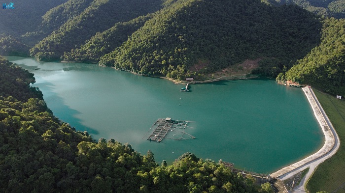 Hồ Pe Luông là Điểm du lịch gần sân bay Điện Biên 