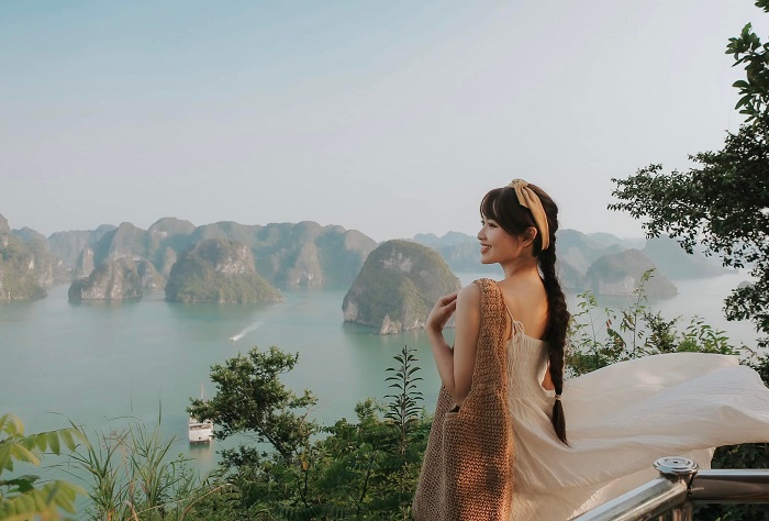 Lập team tới điểm thăm quan đẹp ở thành phố Hạ Long ngay thôi nào
