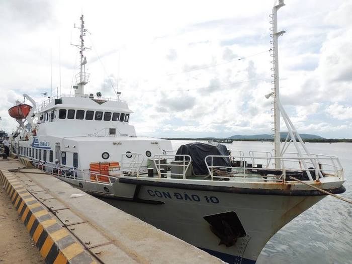 Tàu CQ-03 là tàu du lịch Côn Đảo với sức chứa lớn.