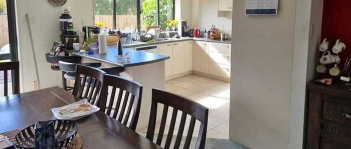 Thuê một căn hộ dịch vụ, nhà nghỉ có bếp chung hoặc phòng Airbnb là một kinh nghiệm du lịch Auckland New Zealand