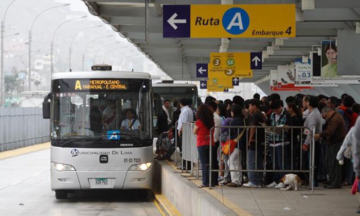 Một trong những kinh nghiệm du lịch thành phố Lima Peru bạn không nên bỏ qua là sử dụng tàu điện