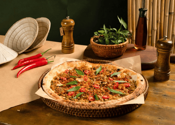 Pizza là điểm đặc trưng, mới lạ tại quán mà nhất định bạn phải thử