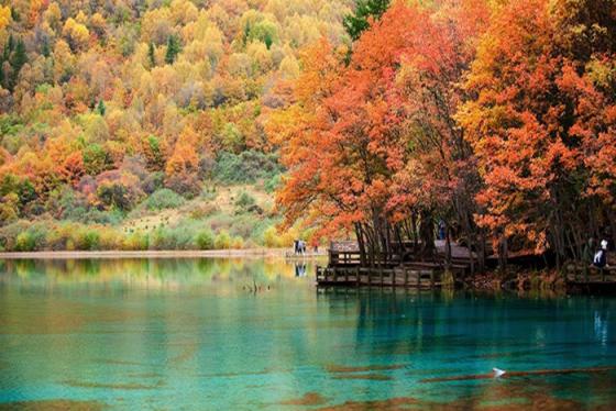 Mê mẩn khung cảnh như thước phim cổ trang khi đi du lịch Cửu Trại Câu Trung Quốc