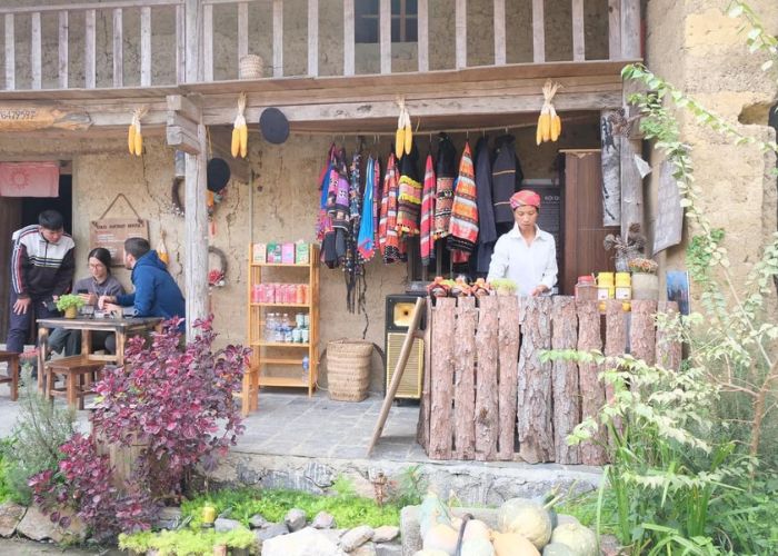 Trải nghiệm các hoạt động văn hóa thú vị tại Lô Lô Chải