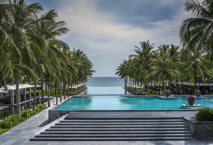 bể bơi có tầm nhìn đẹp nhất nhì Việt Nam
