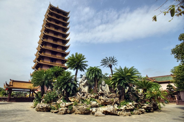 Khám phá chùa Thiên Hưng, Bình Định - 'Phượng hoàng cổ trấn' phiên ...