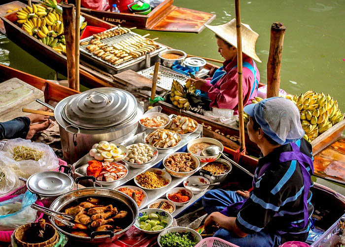 Đến chợ nổi Pattaya thưởng thức ẩm thực Thái Lan