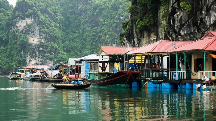 làng chài hai vịnh đẹp nhất ở Hạ Long