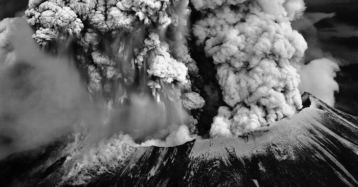 Vua núi lửa ở quần đảo Four Mountains có sức mạnh vượt xa vụ phun trào St.Helens. 
