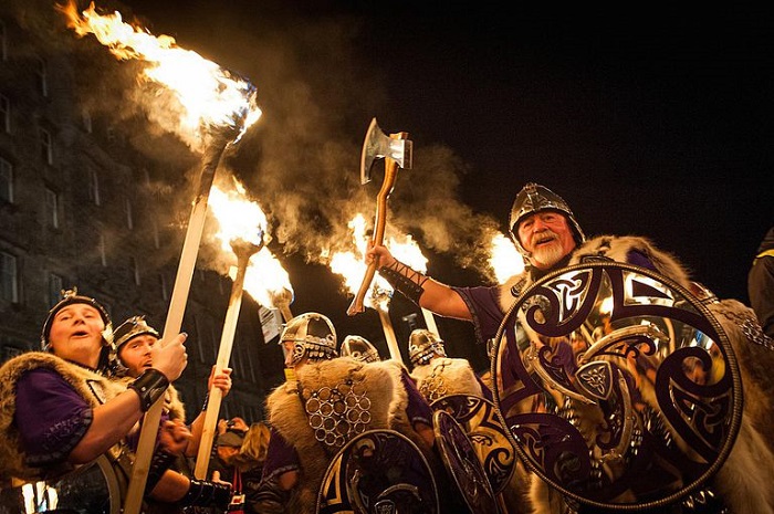 địa điểm đón năm mới trên thế giới màn trình diễn viking