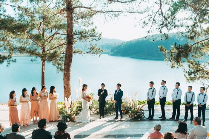 địa điểm tổ chức tiệc cưới ngoài trời