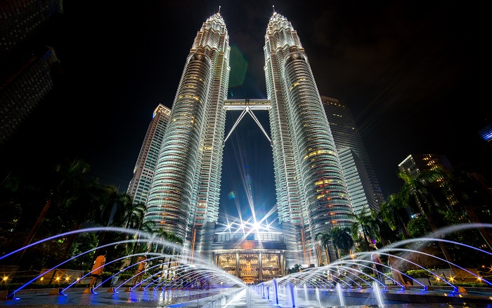 du lịch Malaysia đầu năm tháp đôi Kuala Lumpur