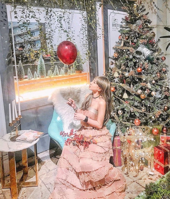 Hãy đến ngay quán cà phê trang trí Noel đẹp nhất Hà Nội để cảm nhận không khí Giáng Sinh đang lan tỏa khắp nơi. Thiết kế độc đáo, tinh tế và sang trọng chắc chắn sẽ khiến bạn cảm thấy thích thú.