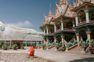 Ngây ngất trước tượng phật nằm khổng lồ ở chùa Som Rong Sóc Trăng