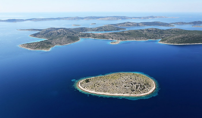 đảo Bavljenac ở Croatia