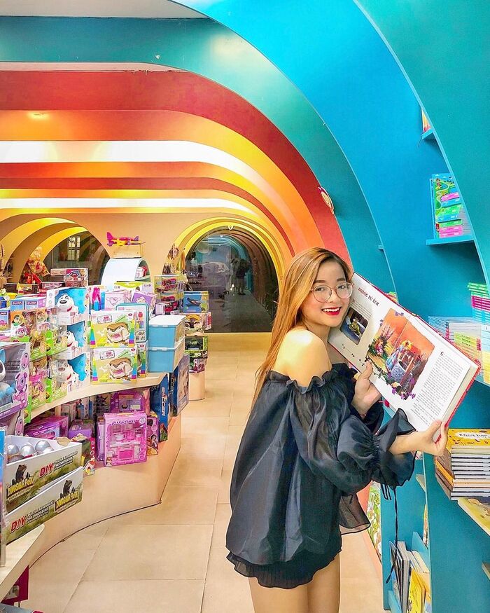 Điểm danh những nhà sách sống ảo ở Sài Gòn khiến các tín đồ đam mê check-in ‘đứng ngồi không yên’