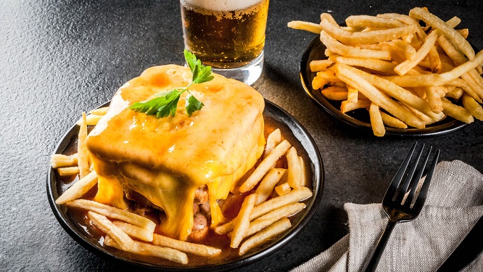 bánh sandwich Francesinha