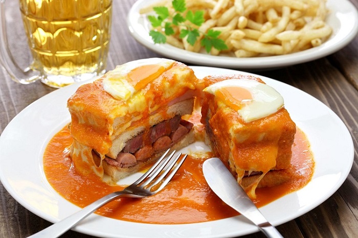 bánh sandwich Francesinha