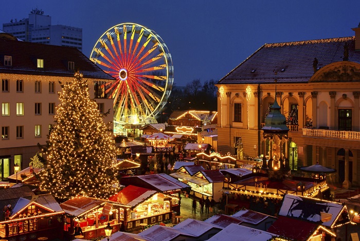 Đón Giáng sinh ở Budapest có gì vui? Xe điện Giáng sinh, chợ truyền thống, trình diễn ánh sáng và hơn thế nữa