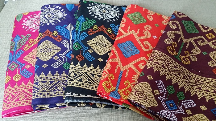 Du lịch Malaysia nên mua vải Batik làm quà