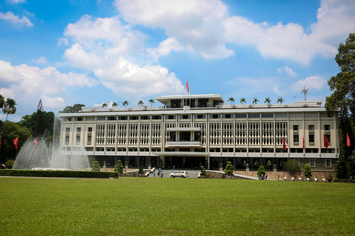 Dạo vòng quanh Sài Gòn - Điểm danh 3 khách sạn ở TP.HCM chất lượng 2023