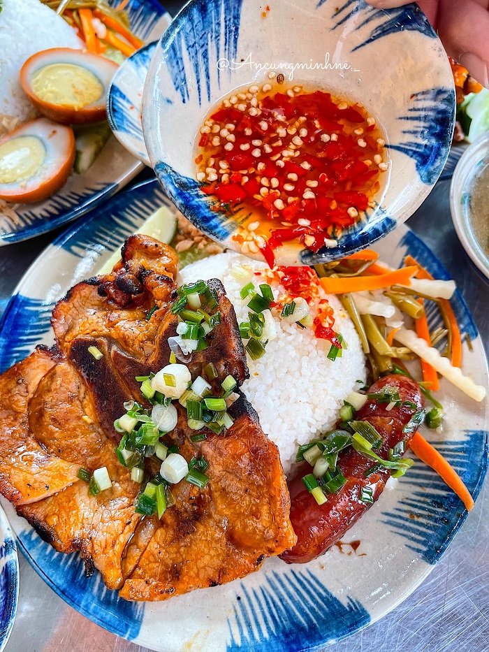 Ngoài món ngon Việt Nam do Michelin gợi ý, cơm tấm Sài Gòn ăn trưa hay ăn tối đều ngon