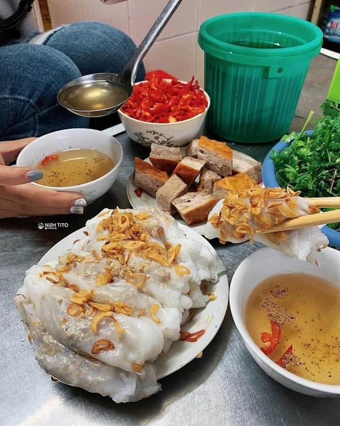 Bánh cuốn một món ngon Việt Nam do Michelin gợi ý ăn lót dạ cho bữa sáng đầy năng lượng