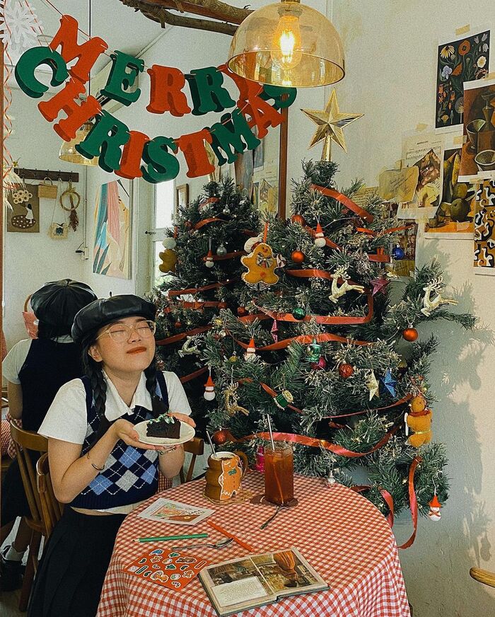 quán cafe trang trí noel đẹp ở Sài Gòn tại quận 3